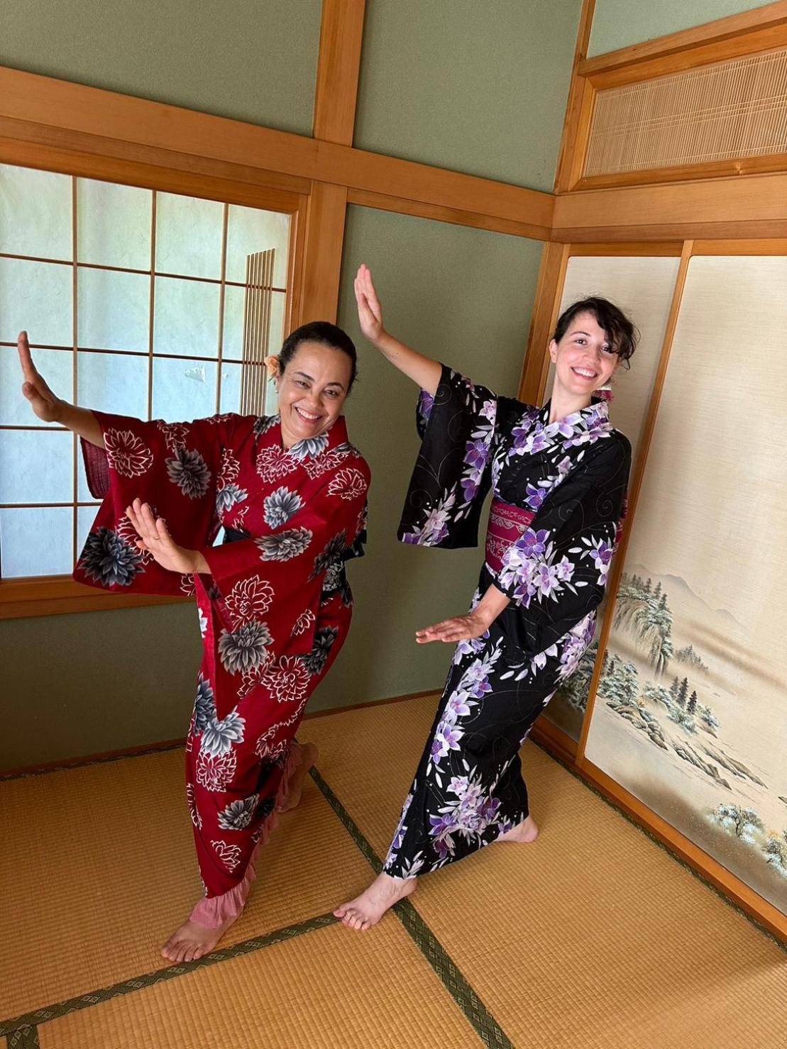 青森伝統芸能を楽しめる繭子の宿 Hachinohe Eksteriør bilde
