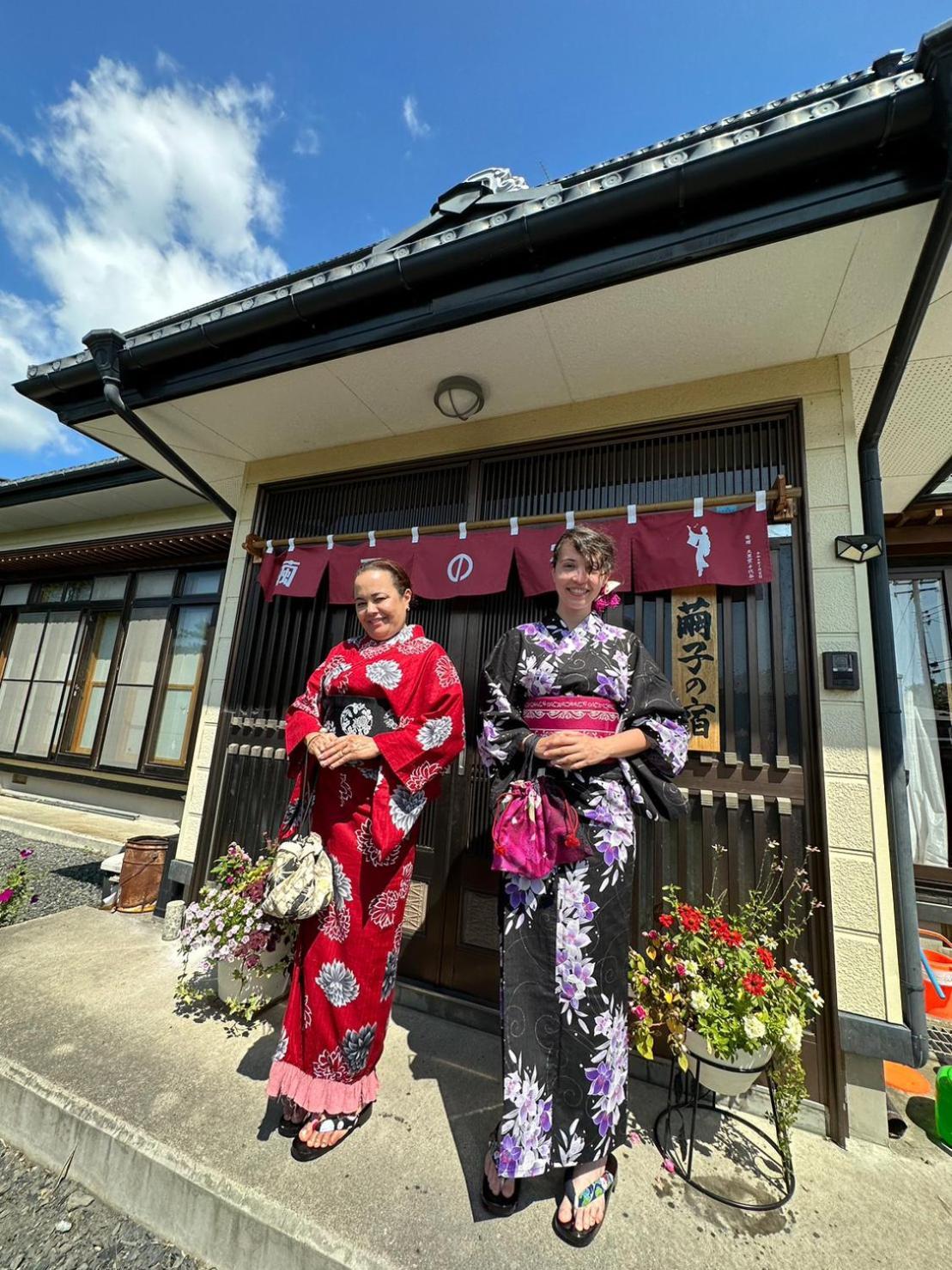 青森伝統芸能を楽しめる繭子の宿 Hachinohe Eksteriør bilde