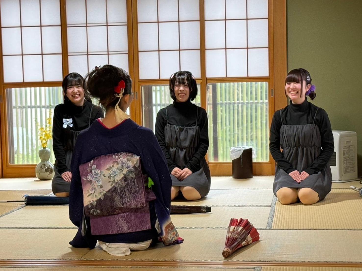 青森伝統芸能を楽しめる繭子の宿 Hachinohe Eksteriør bilde