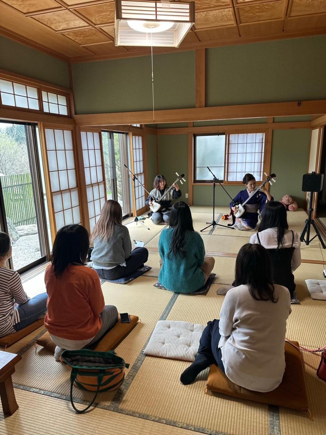 青森伝統芸能を楽しめる繭子の宿 Hachinohe Eksteriør bilde